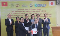 Lễ ký hợp đồng đầu tư xây dựng nhà máy sản xuất linh kiện công nghiệp hỗ trợ giữa doanh nghiệp Việt Nam và đại diện doanh nghiệp Nhật Bản