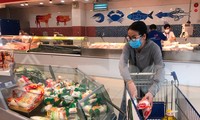 Hàng hóa đầy ắp tại siêu thị