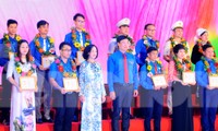 Toàn cảnh lễ tuyên dương các điển hình tiên tiến trong học tập và làm theo lời Bác