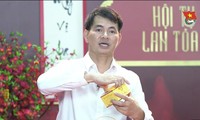 Nghệ sĩ Xuân Bắc lên sóng, &apos;chốt đơn&apos; hàng nghìn giỏ quà Tết