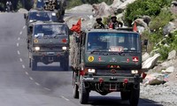 Một đoàn xe quân sự Ấn Độ đang tiến về Ladakh, nơi đang diễn ra căng thẳng với Trung Quốc