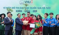 Thủ tướng Phạm Minh Chính tặng 5.000 cây xanh cho sinh viên ĐHQG Hà Nội