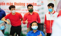 Các nghệ sĩ Lan Hương, Tự Long, Xuân Bắc cùng tham gia hiến máu mùa COVID-19