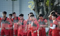 'Đột nhập' sân tập xem Quang Hải, Filip Nguyễn và dàn sao CLB CAHN tập luyện, ‘săn’ Siêu cúp