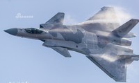 Trung Quốc tiếp tục khoe tiêm kích J-20 giữa lúc căng thẳng với Mỹ