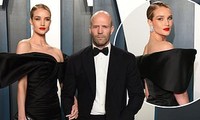 Bạn gái vai trần sexy đẹp đôi bên &apos;Người vận chuyển&apos; Jason Statham