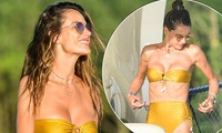 Siêu mẫu Alessandra Ambrosio mặc bikini quây khoe vòng 1 nóng bỏng