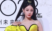Địch Lệ Nhiệt Ba thất bại khi bắt chước Phạm Băng Băng, bị chê già sến