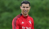 Ronaldo ‘cầu xin MU giải phóng hợp đồng’