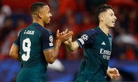 Thắng trên đất Tây Ban Nha, Arsenal chiếm ngôi đầu 