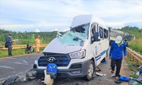 Vụ ô tô tải đấu đầu xe khách: Nghẹt thở vì tiếng kêu cứu thất thanh