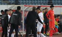 HLV Troussier nói gì về thẻ đỏ của Tiến Linh?