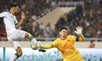 Thua Iraq giây bù giờ cuối cùng, các tuyển thủ Việt Nam ôm đầu tiếc nuối