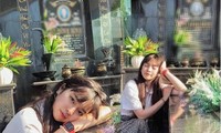 Bị chỉ trích &apos;sao ra thăm mộ lại nghiêng ngả như vậy&apos;, Khánh Vân nói &apos;không làm gì sai&apos;
