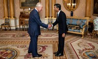 Ngày 25/10, Vua Charles III bổ nhiệm cựu Bộ trưởng Tài chính Rishi Sunak làm Thủ tướng Anh và mời ông thành lập chính phủ mới. Ảnh: AP