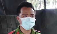 Anh Nguyễn Văn Tĩnh (Trường ĐH Cảnh sát nhân dân) trở thành “bà đỡ” bất đắc dĩ khi đang trực chốt kiểm soát dịch COVID-19 