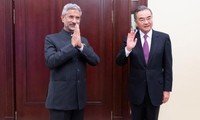 Ngoại trưởng Trung Quốc Vương Nghị (phải) gặp ngoại trưởng Ấn Ðộ Subrahmanyam Jaishankar tại Moscow, Nga ngày 10/9. Ảnh: China Daily/REUTERS