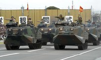 Xe bọc thép của Mỹ và Nhật Bản cùng tham gia một sự kiện tại căn cứ quân sự Asaka, phía bắc Tokyo hồi tháng 10/2018 ảnh: AP