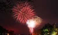 Bắn pháo hoa tầm cao dịp năm mới tại Hà Nội 