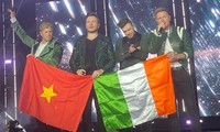 BTC show Westlife tại TPHCM: &apos;Họp đến 3h sáng xử lý tình trạng khán giả đòi trả vé&apos;