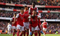 Arsenal khiến Liverpool khởi đầu mùa giải tệ nhất thập kỷ