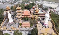 Ngôi chùa ‘độc nhất vô nhị’ ở Bình Dương và &apos;ông Tà&apos; bí ẩn chưa có lời giải