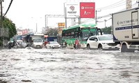 Nhiều điểm trên quốc lộ 13 chưa mưa đã ngập, Bình Dương bàn giải pháp khắc phục