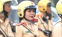 Những bóng hồng CSGT Bình Dương trong ngày ra quân trấn áp tội phạm dịp Tết