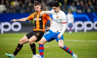 Chân sút Lewandowski mất hút trong trận thua của Barcelona