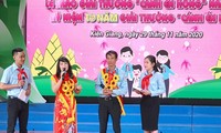 Tuyên dương những &apos;Cánh én hồng&apos; vì học sinh thân yêu