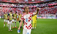 Croatia bị cầm hoà, Modric vẫn tạo nên kỳ tích chưa từng có
