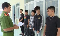 Tiệm bánh của người phụ nữ bị ném dầu nhớt trộn mắm tôm vì chồng cũ vay nợ