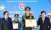 Thiếu tá Dương Thanh Tùng nhận Giải thưởng Lý Tự Trọng năm 2022 