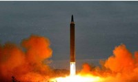 Tên lửa Hwa-song 12 tầm trung vừa được Triều Tiên phóng thử hôm 29/8. Ảnh: RT