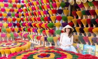Giới trẻ mê mẩn chụp ảnh ở làng trầm hương nổi tiếng xứ Huế 