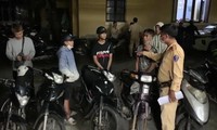 Mật phục, chặn bắt hàng chục &apos;quái xế&apos; càn quấy trên đường phố Huế