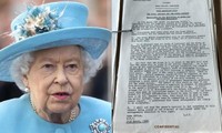 &quot;Sóng gió&quot; Hoàng gia Anh: Nữ hoàng bị “tấn công trực diện” về cách bà sử dụng quyền lực