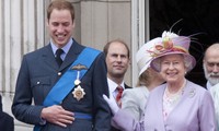 Harry nói anh trai mình “bị mắc kẹt” ở Hoàng gia, nhưng William vừa được phong tước vị mới