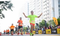 Hàng nghìn bạn trẻ tham gia giải chạy rèn luyện sức khỏe