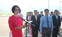 Các thế hệ tài năng khoa học Quả Cầu Vàng báo công, vào Lăng viếng Bác