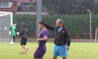 ĐT Việt Nam &apos;đội mưa&apos; tập luyện, tập trung cao độ cho trận đấu với Malaysia 