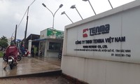 Công nhân Cty TNHH Tenma Việt Nam tại Khu công nghiệp Quế Võ, Bắc Ninh vào làm việc đầu giờ sáng ngày 26/5