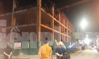 Trần tầng 4 tòa nhà đang xây dựng bị sập