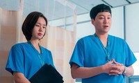 Hospital Playlist 2: Thuyền &quot;Gấu ù lì&quot; có tia hi vọng, Ik Sun khóc ngất khi thấy Jun Wan