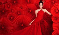 Tung ảnh đón Tết đỏ rực, Hoa hậu Đỗ Thị Hà gửi lời chúc bằng cả tiếng Việt và tiếng Anh