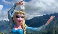 Sau tượng Nữ thần tự do, xuất hiện Nữ hoàng băng giá Elsa &quot;hô mưa, gọi gió&quot; trên núi Sa Pa