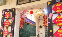 Teen Ninh Bình trang hoàng lớp học đón Tết: Lì xì, câu đối đỏ, bánh chưng xanh đều có đủ!