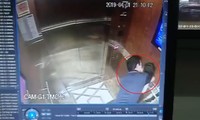Người đàn ông sàm sỡ bé gái trong thang máy bị camera ghi lại.