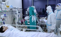 Hai tháng qua, Bệnh viện Hồi sức COVID-19 ở TP Thủ Đức, TPHCM đã tiếp nhận và điều trị hàng trăm thai phụ, sản phụ mắc COVID-19 từ các bệnh viện sản khoa và tuyến quận huyện chuyển đến.