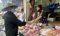 Lợn hơi tăng &apos;phi mã&apos;, 200.000 đồng chưa mua được 1kg thịt lợn